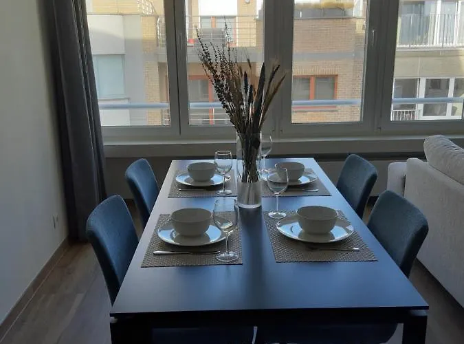 Novia - Op De Zeedijk, Parkeren Mogelijk * Ostende